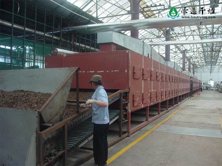 多級串聯(lián)網(wǎng)帶式干燥機